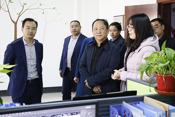河北省工业和信息化厅厅长龚晓峰莅临尊龙凯时人生就是搏