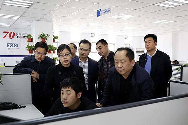 河北省工业和信息化厅厅长龚晓峰莅临尊龙凯时人生就是搏