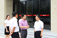 河南省商务厅副厅长张雷明莅临尊龙凯时人生就是搏调研 -1